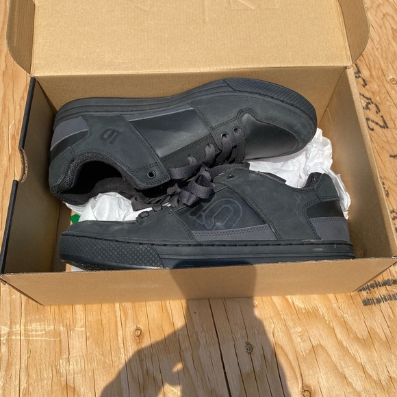 FiveTen Freerider DLX - Picture 3 of 6